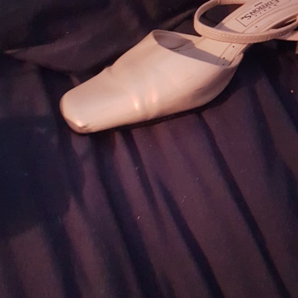 Shoes - Picture 2 of 4